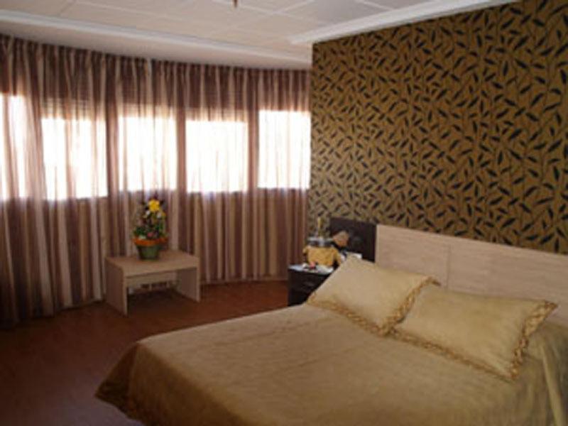 Hotel Los Chiles Villanueva Del Arzobispo Quarto foto